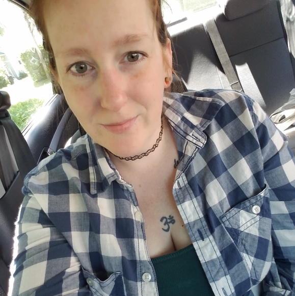 Meet your Posher, Amanda - Picture 3 of 4